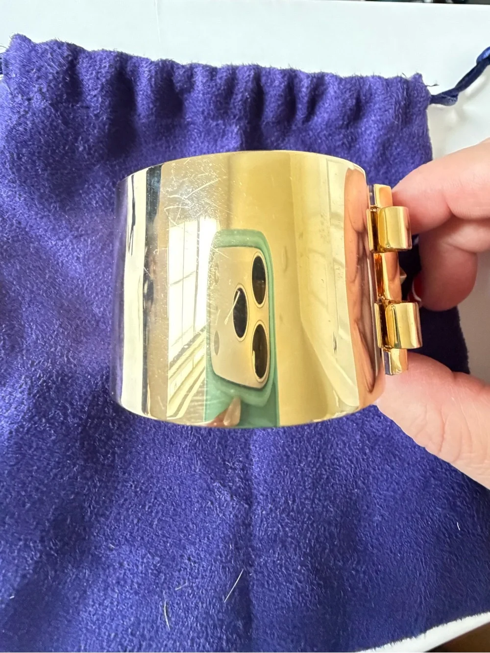 Tory Burch Kira cuff with polished gold Tone & Tortoise accent